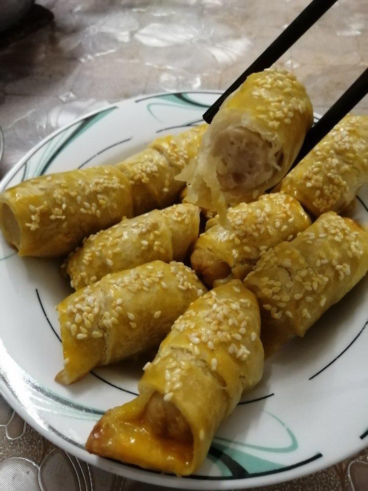 酥皮火腿肠手抓饼皮烤火腿肠烤箱小吃