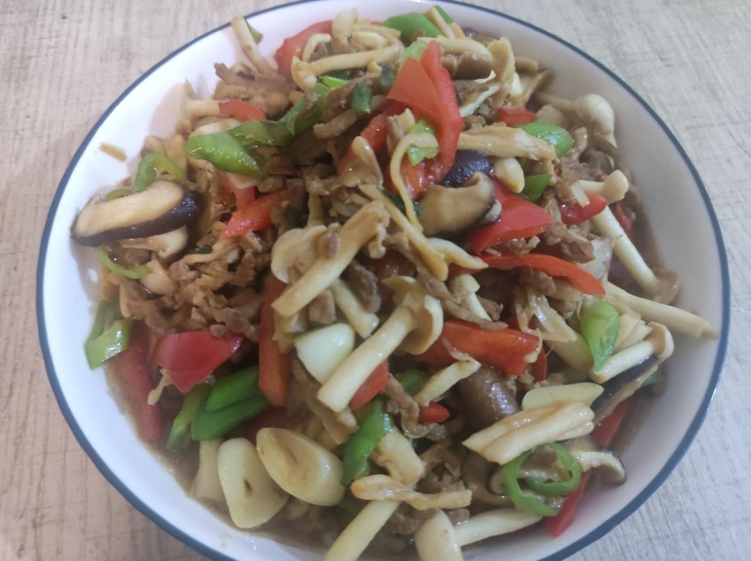家常小炒‼️海鲜菇炒肉丝💯