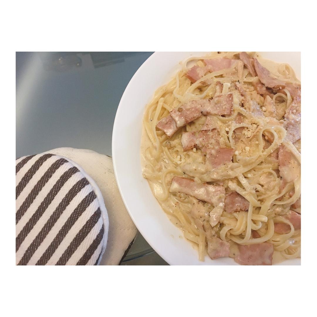 超简单的奶汁培根意面Carbonara