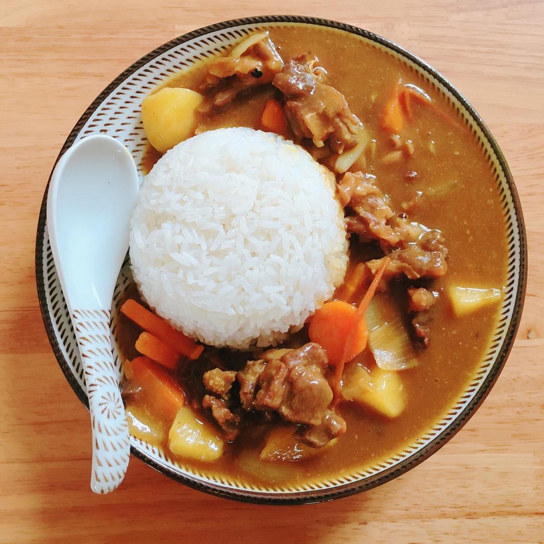 牛腩咖喱饭