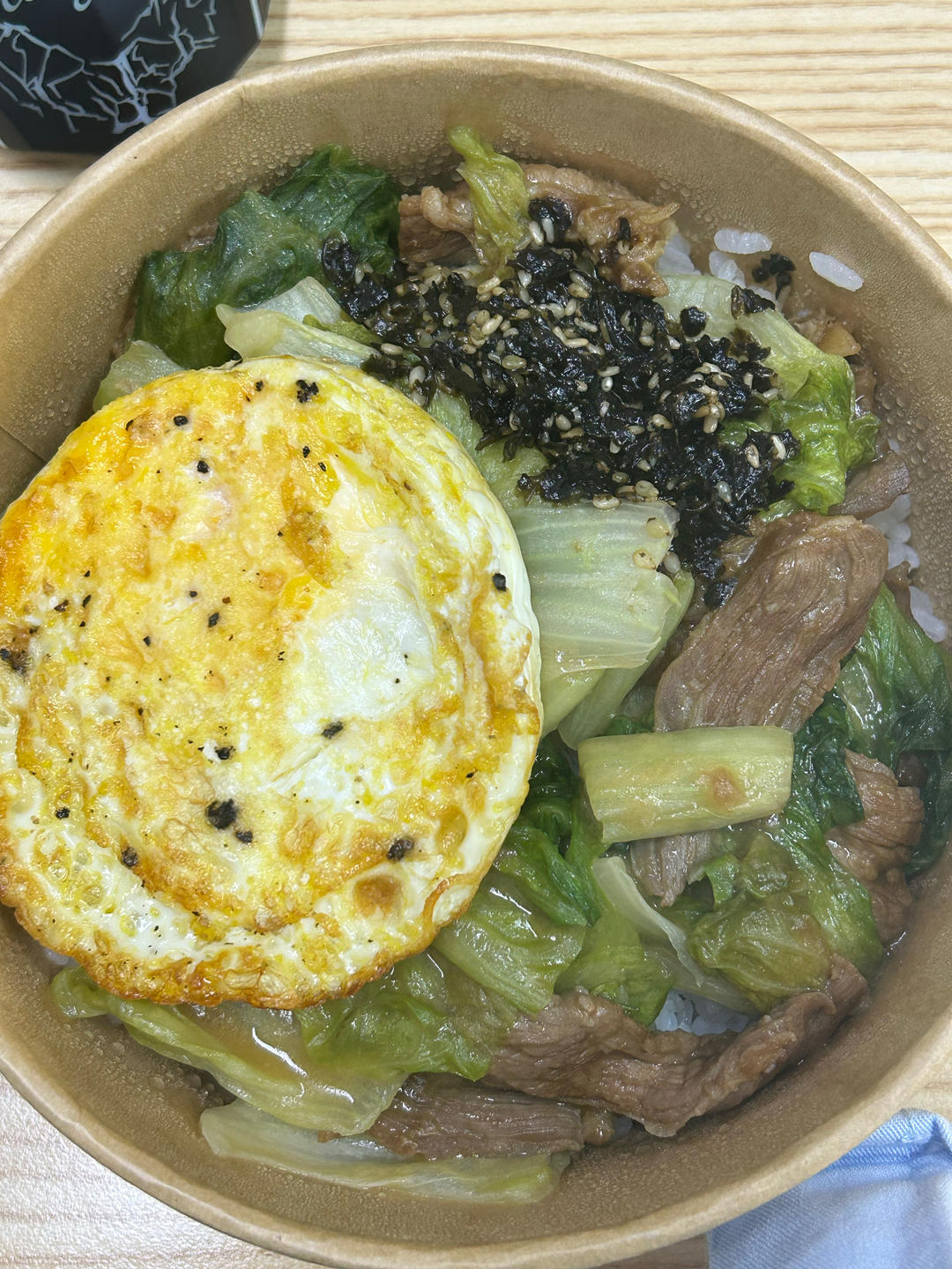 生菜牛肉拌饭