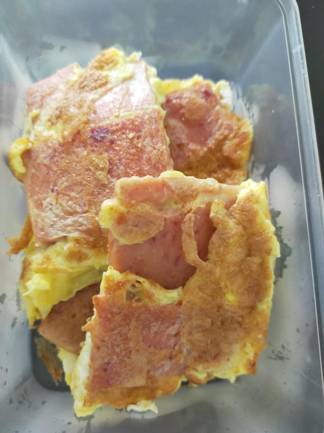 鸡蛋煎午餐肉