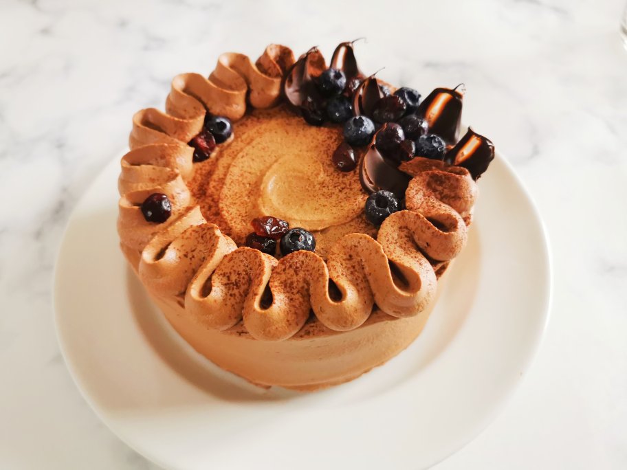 温柔岁月里的树莓巧克力奶油蛋糕