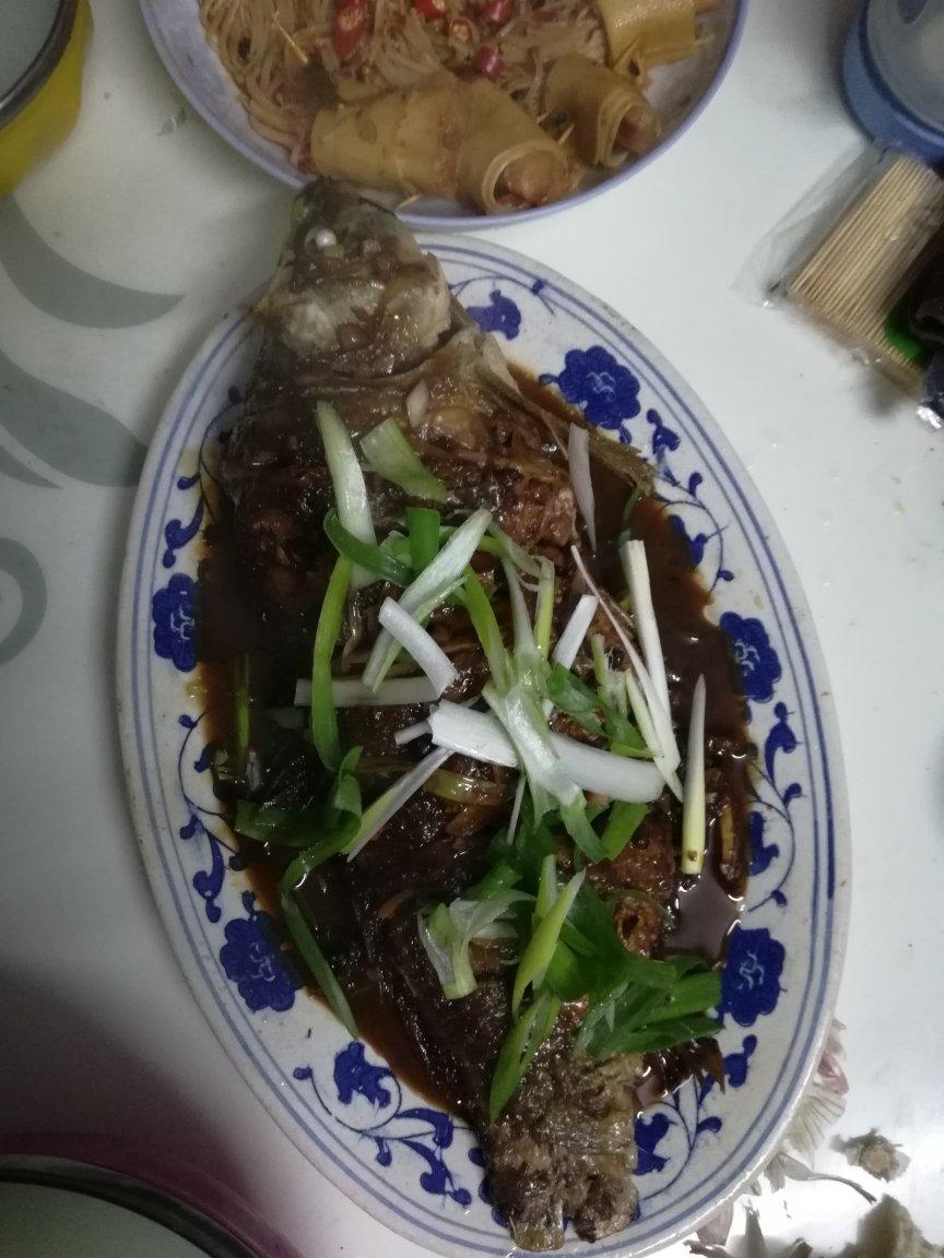 红烧鲤鱼
