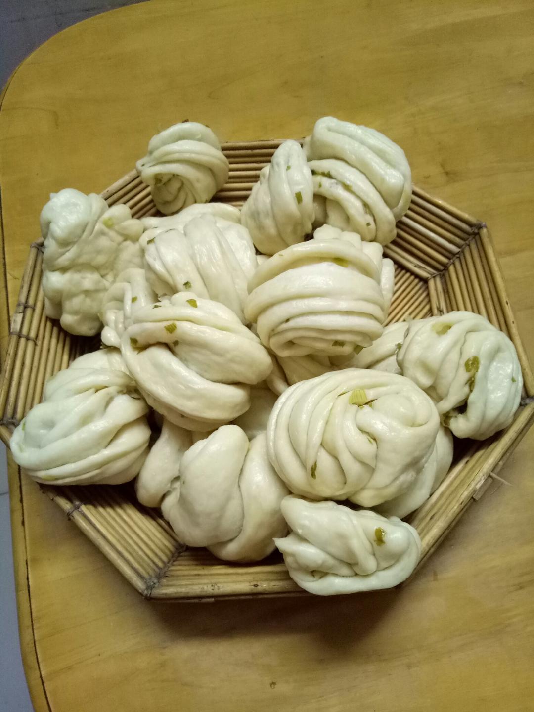 葱油花卷 Steamed Roll