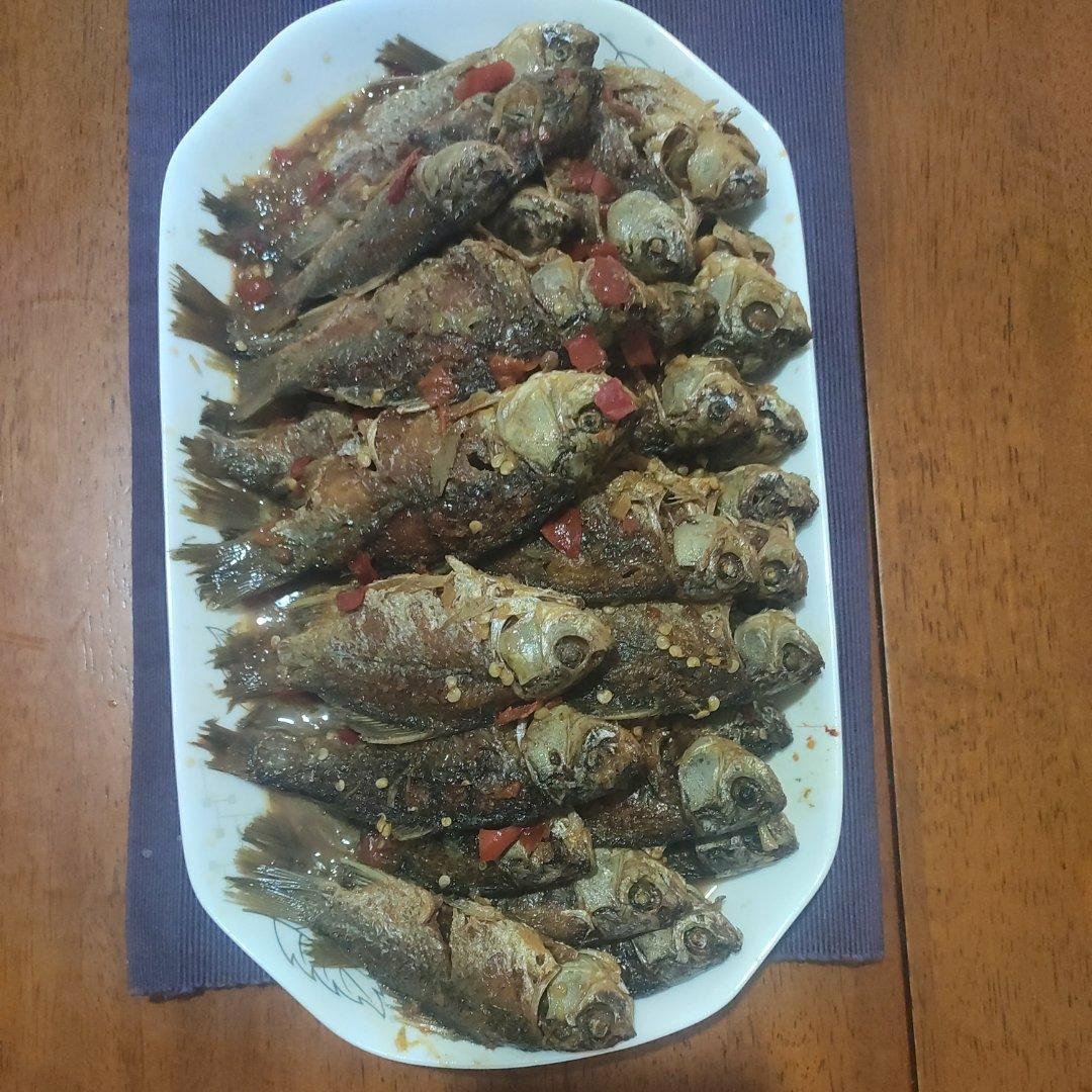 酥鲫鱼