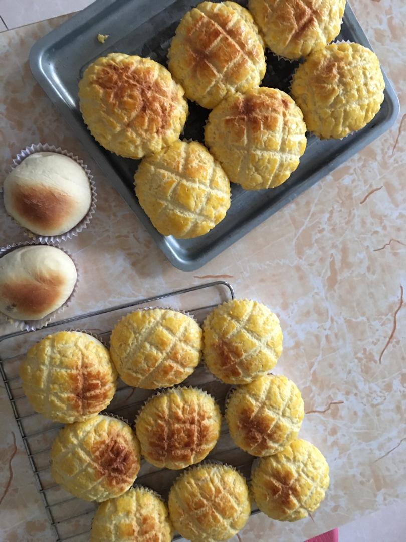 好吃到炸裂的港式菠萝包（附带制作酥皮的小视频）