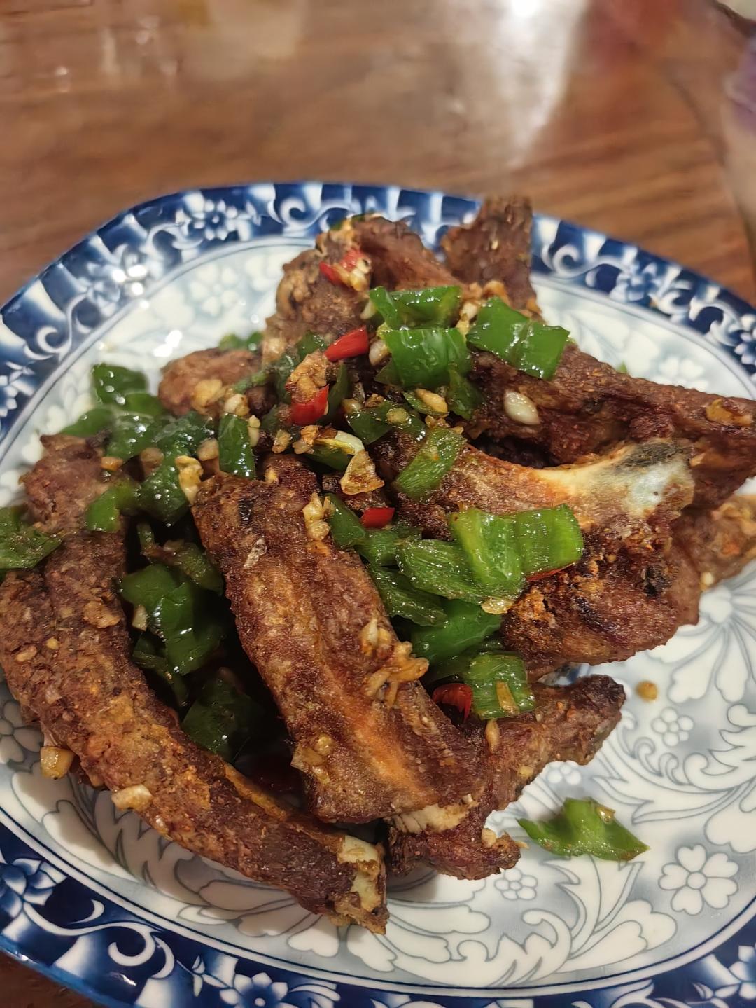 蒜香排骨￨上桌就抢光