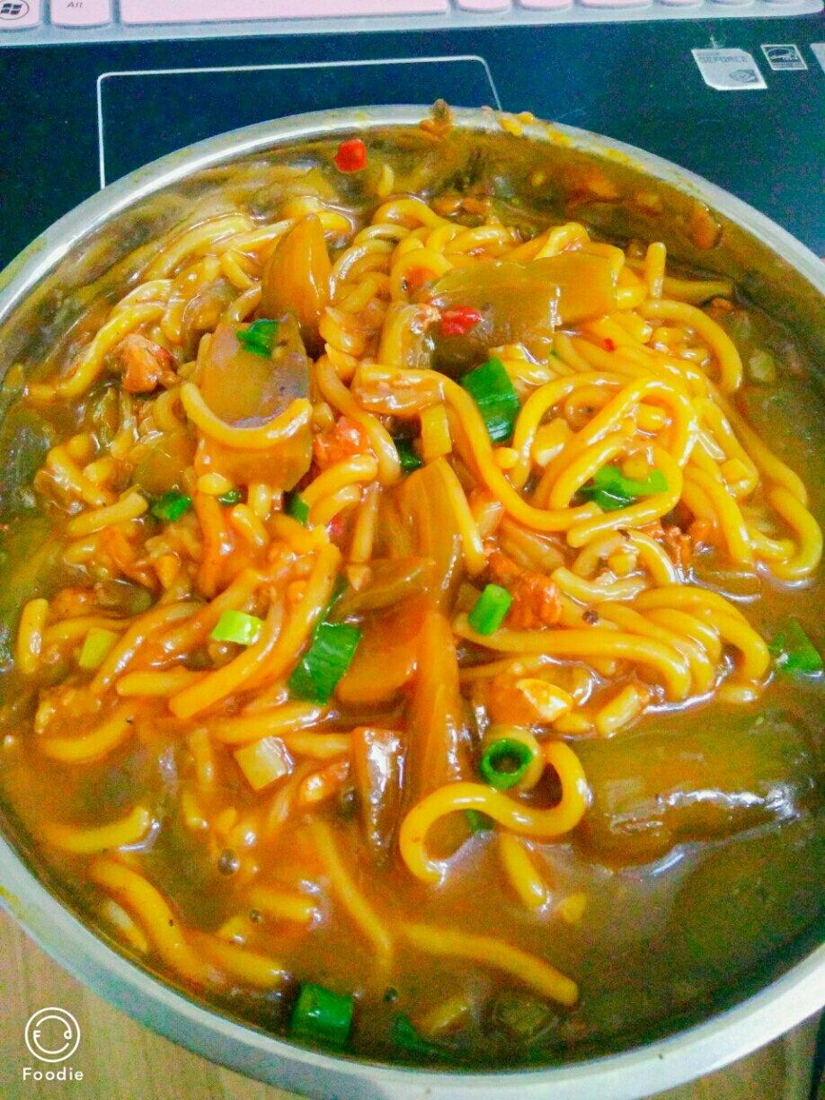 无敌好吃的【鱼香肉沫茄子焖面】，吃完舔盘🍜