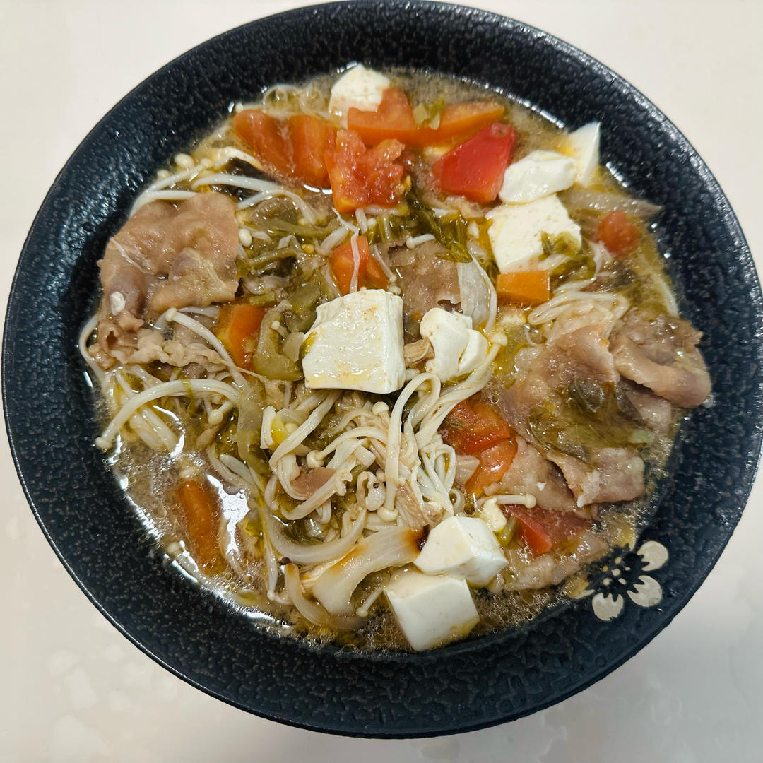 番茄金针菇肥牛(汤浓入味、酸甜适宜)