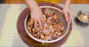 厨师长教你：“香菇蒸滑鸡”的家常做法，鲜香嫩滑，营养美味的做法 步骤18