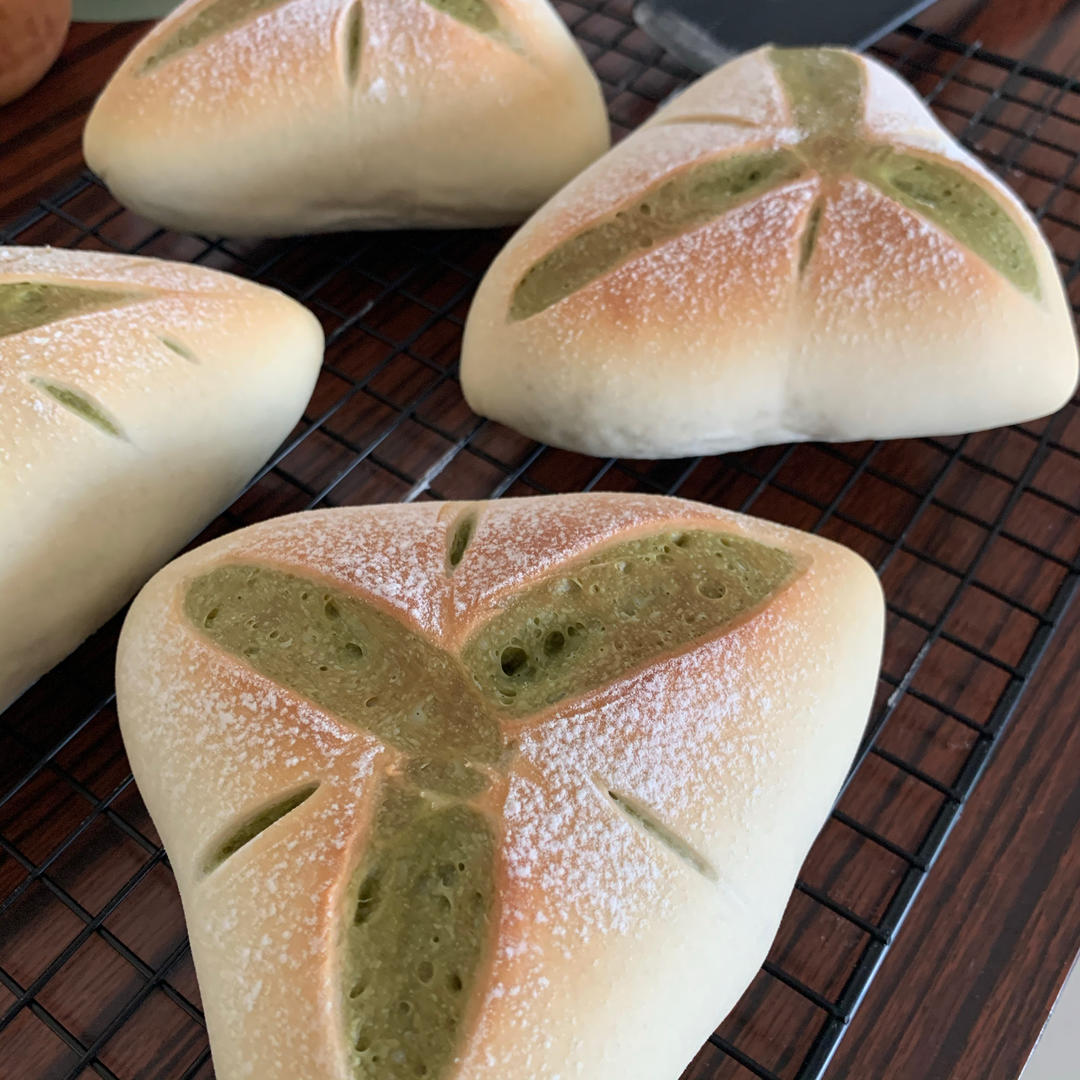 抹茶酒香软欧包，开口笑带来一天的好心情~