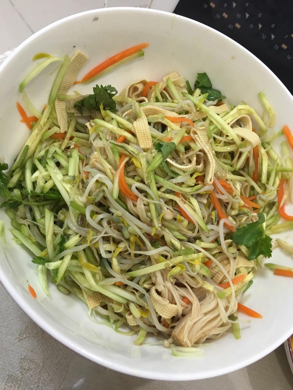 豆皮绿豆芽拌黄瓜