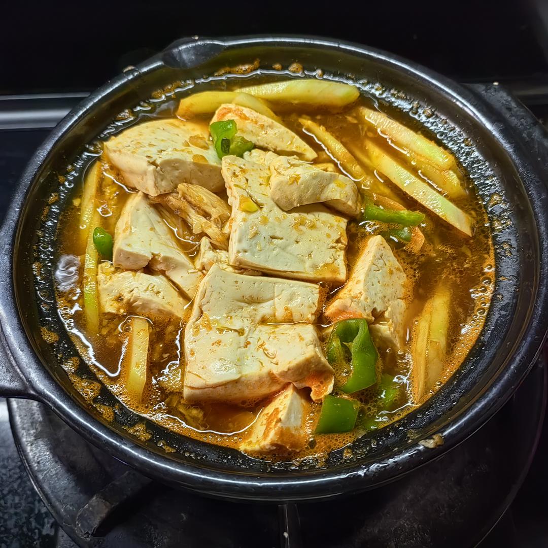 十分钟教你做一口汤、一口饭的韩式辣白菜豆腐汤（素食版）