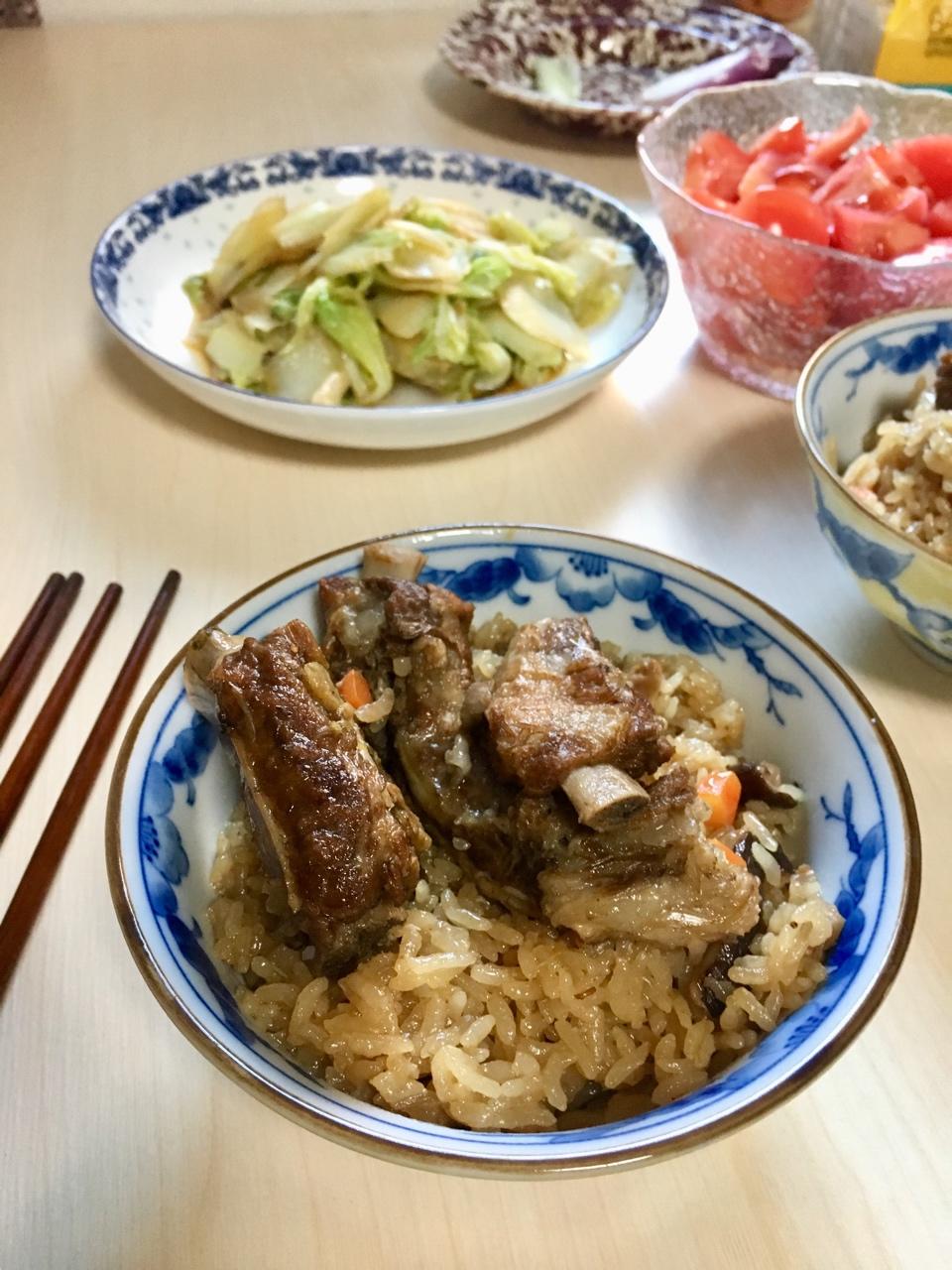 喷香排骨焖饭（爆好吃）