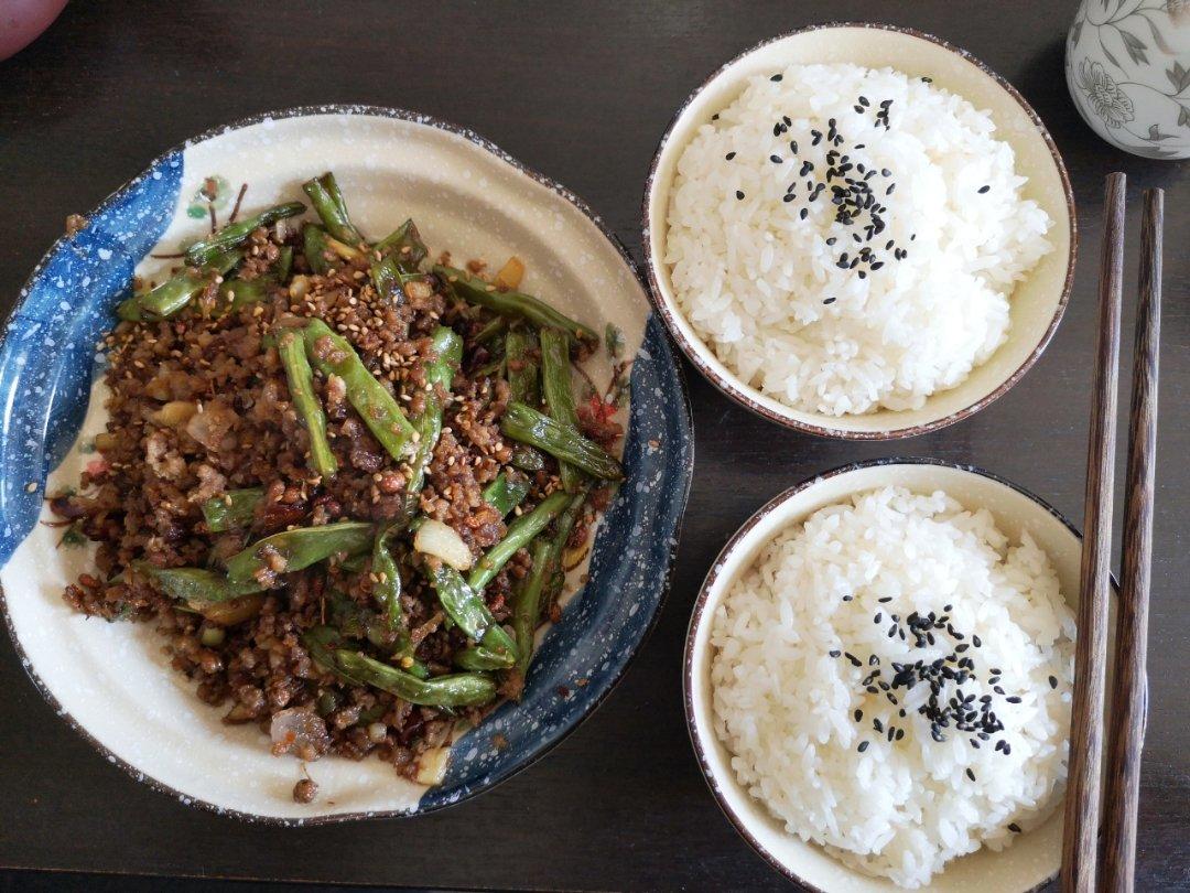 老丁的私房菜-干煸四季豆