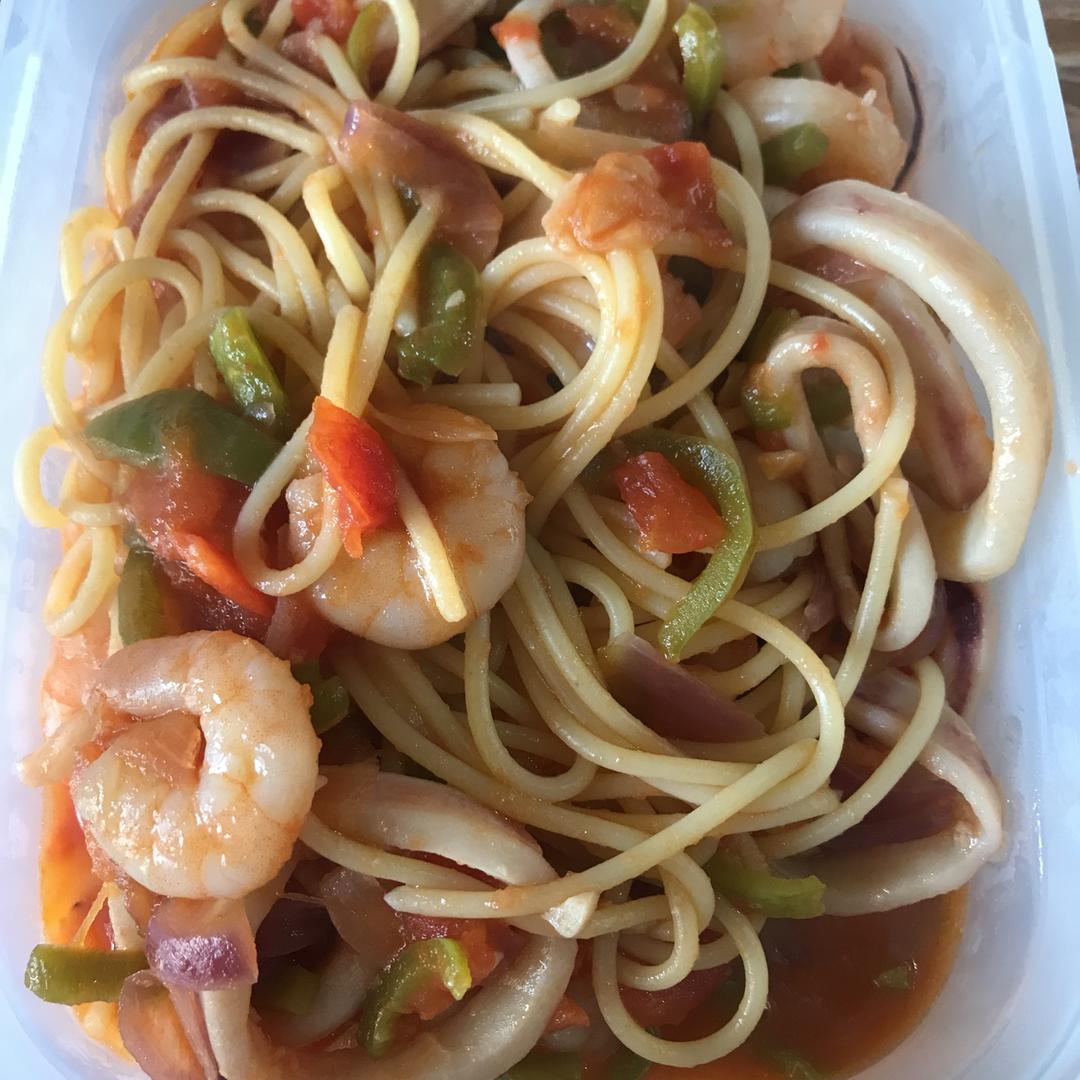 #挑战必胜客#西班牙风情海鲜意面