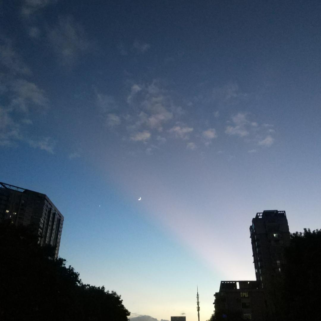 跳跃的橙子_ozei