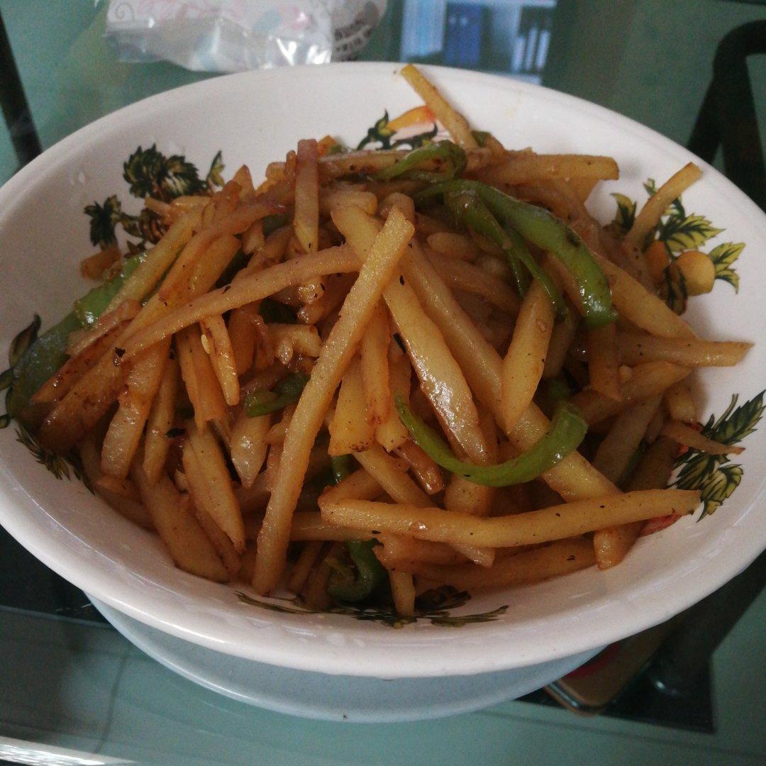 好吃又方便的青椒土豆丝，来喽！