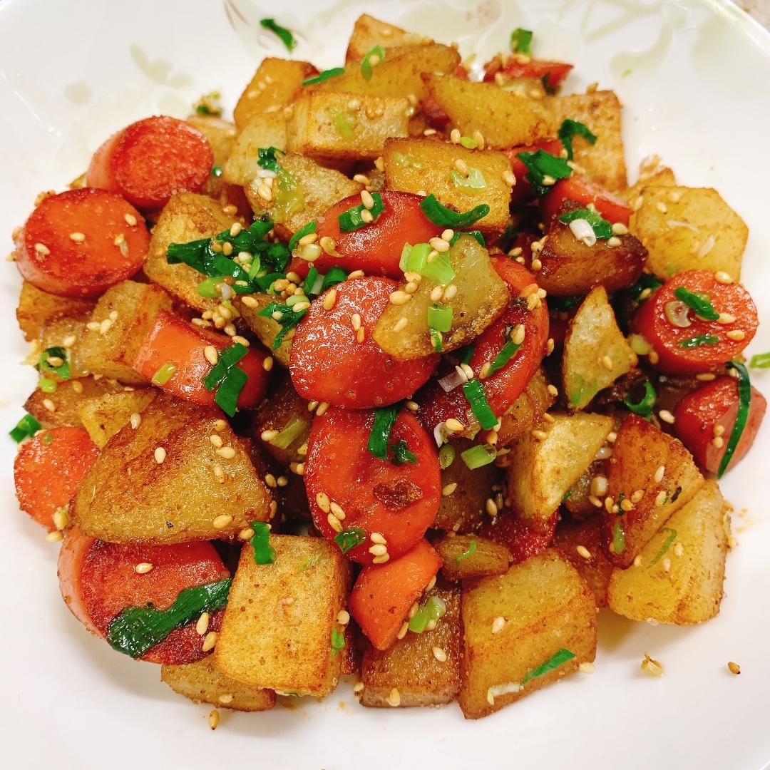 香辣过瘾的孜然土豆火腿，比路边摊还好吃