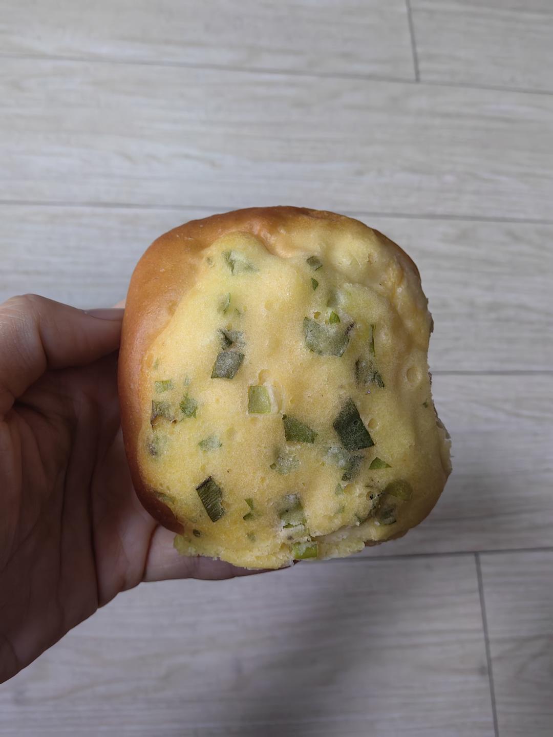 满屋飘香‼️外酥内软❗️香葱奶黄小餐包