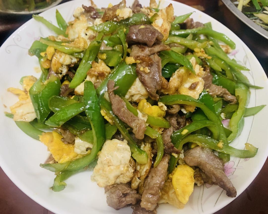 辣椒荷包蛋炒肉（正宗农家一碗香）超级下饭