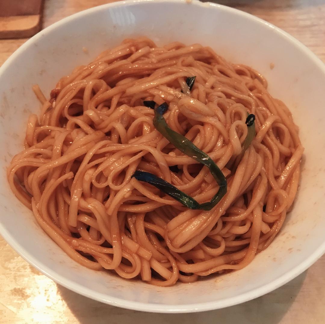 10分钟搞定的一碗葱油拌面