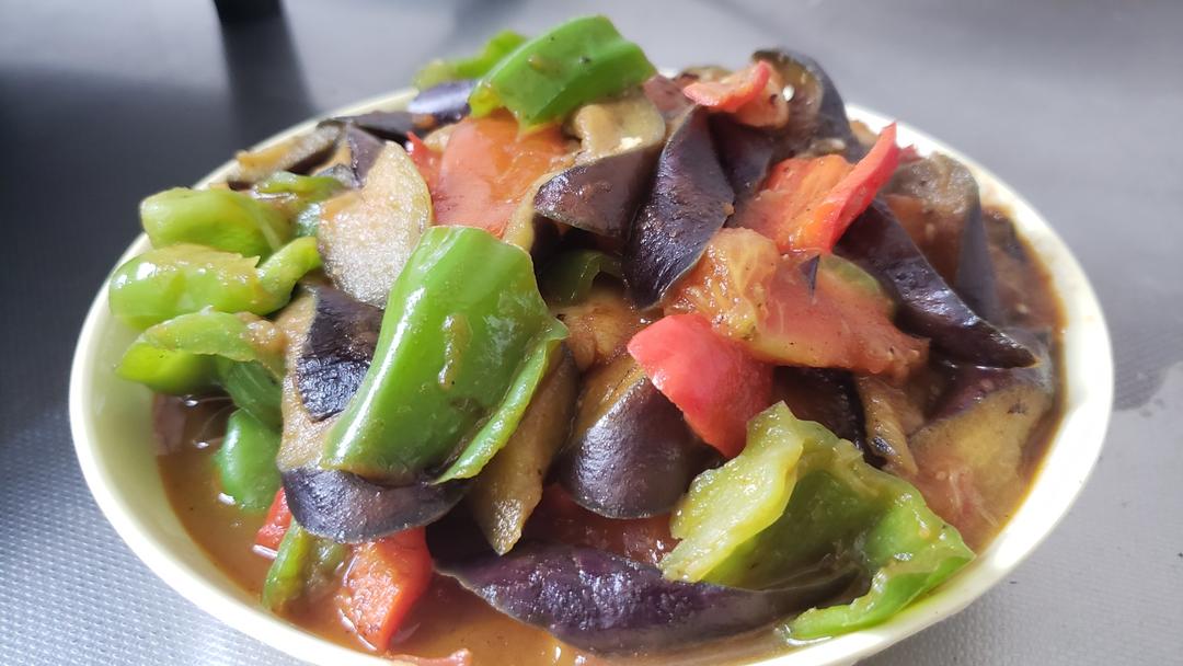 青椒西红柿炒茄子(贵阳家常系列)的全部作品