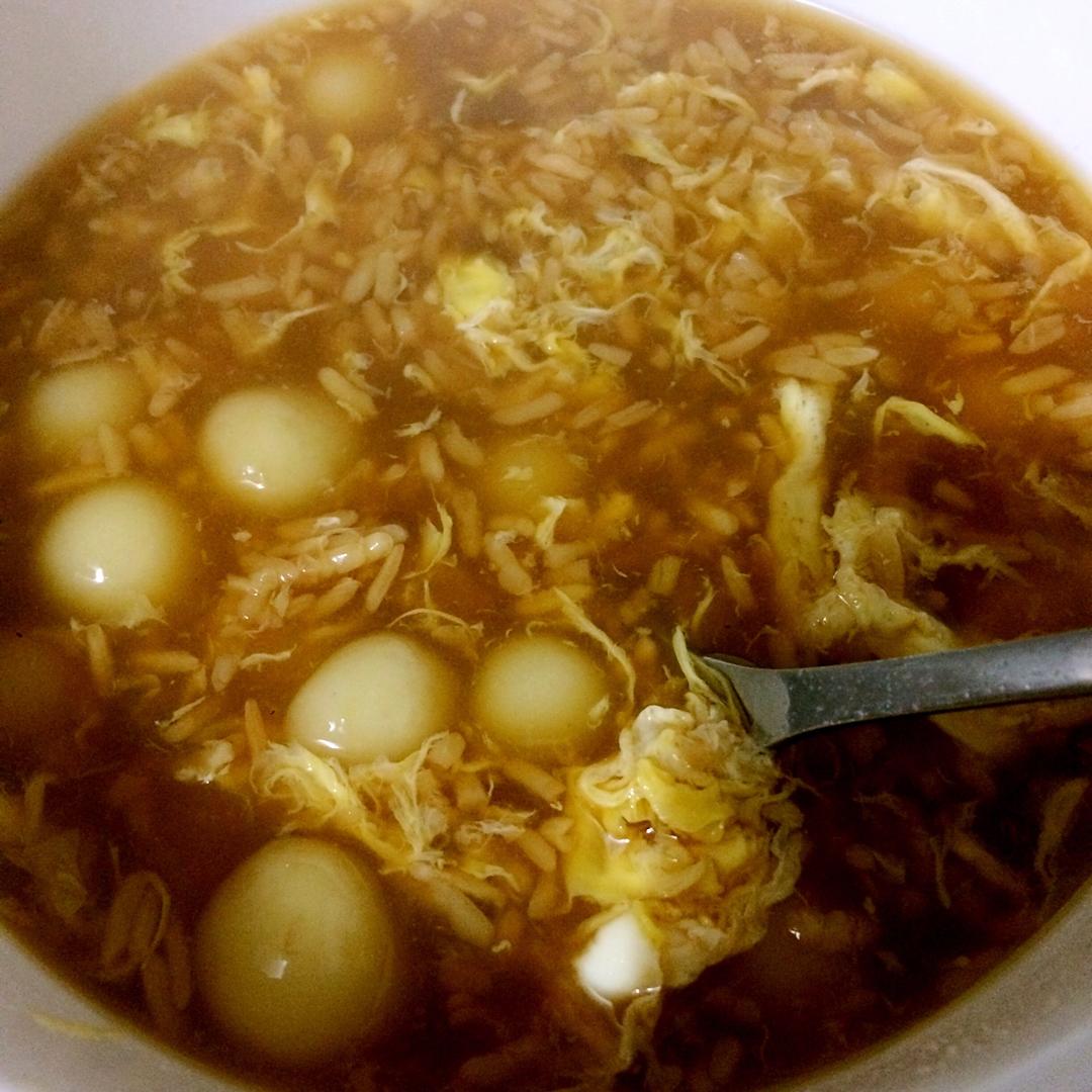 如何快速搓小汤圆且汤圆堆放在一起相互之间不粘连？