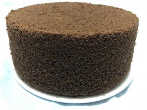 简单无油超浓郁的黑巧克力戚风蛋糕的做法 步骤4
