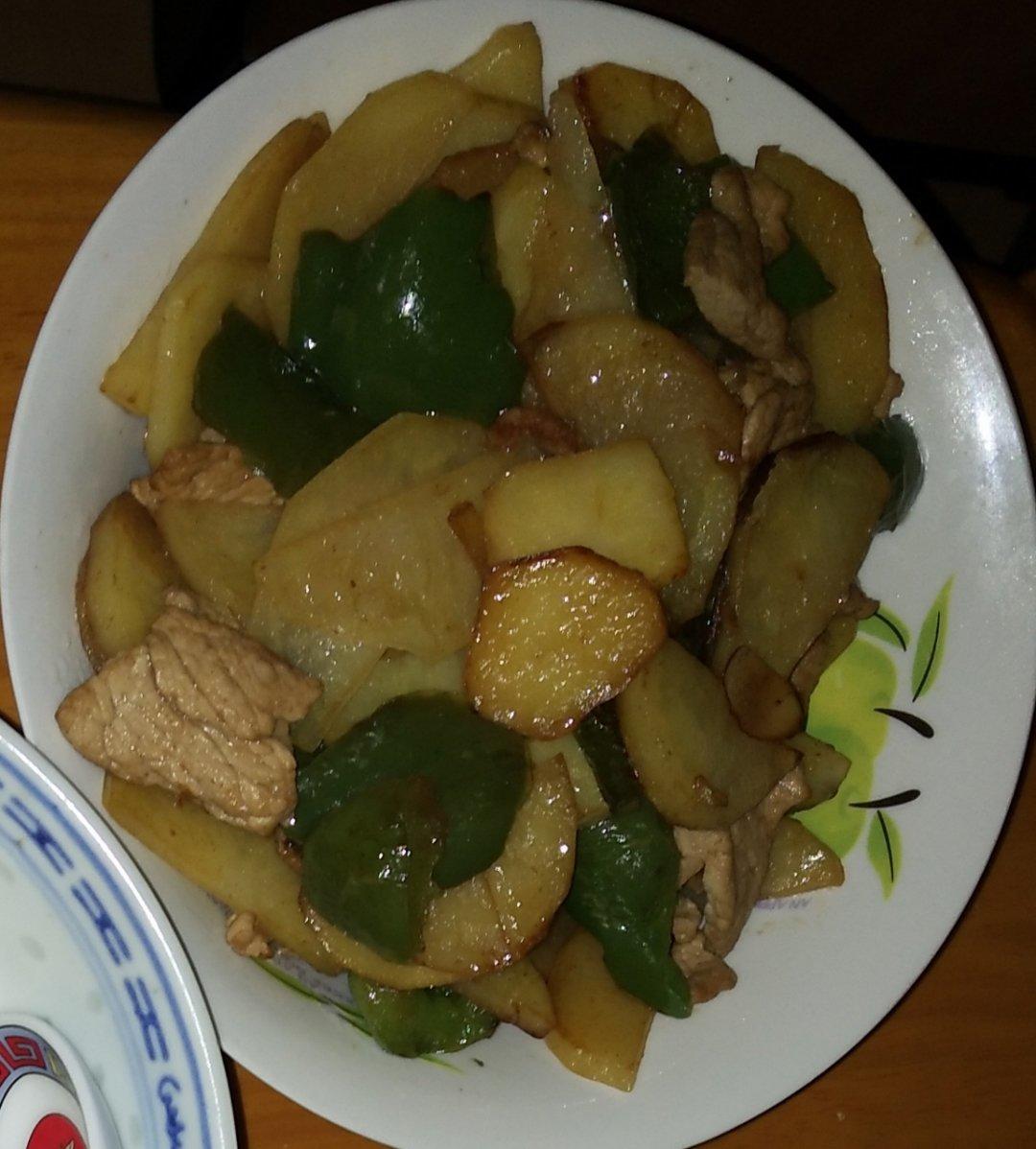 土豆青椒炒肉片