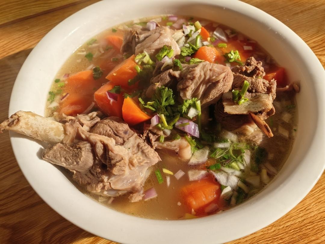 清炖羊肉（新疆家常菜）