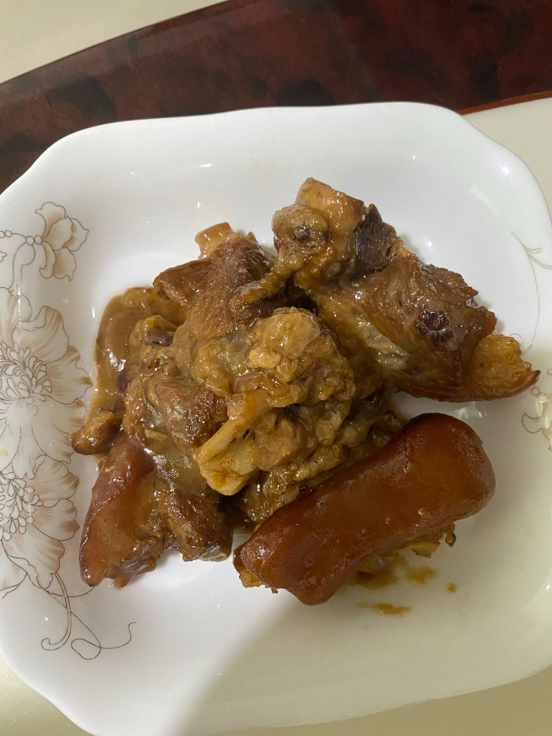 美味的家常菜：红烧猪蹄