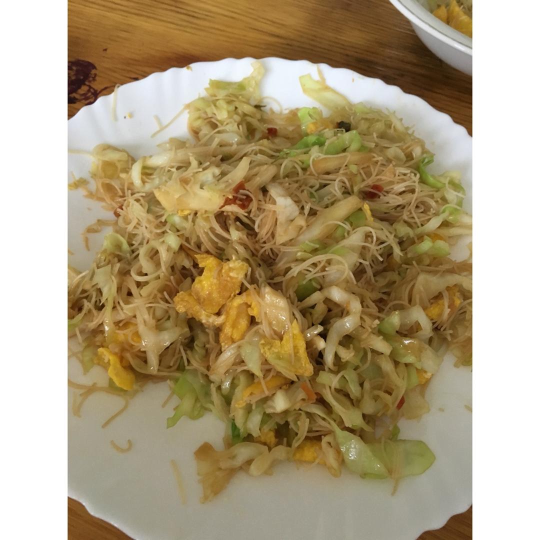 包菜粉丝炒鸡蛋