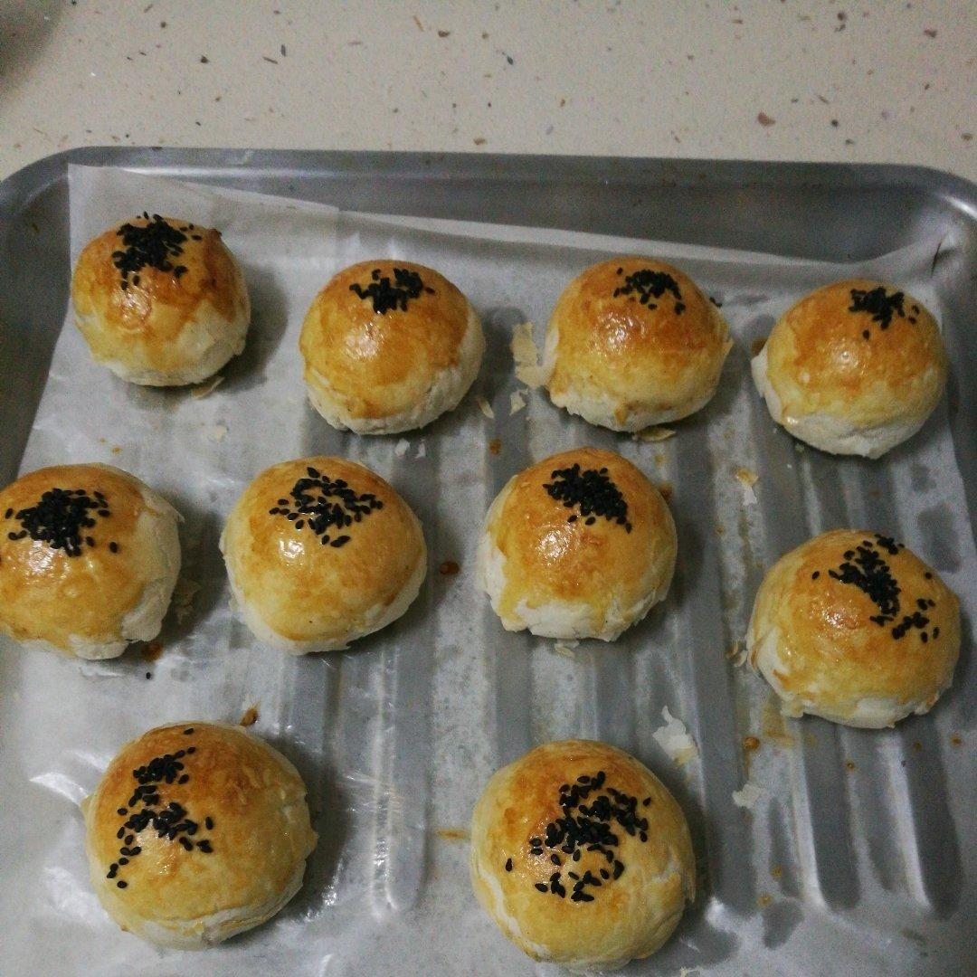 芸物白酥皮云腿月饼