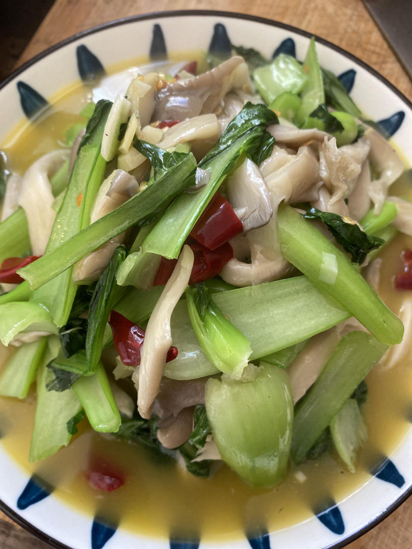 平菇炒青菜