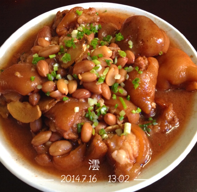 南乳花生猪脚煲