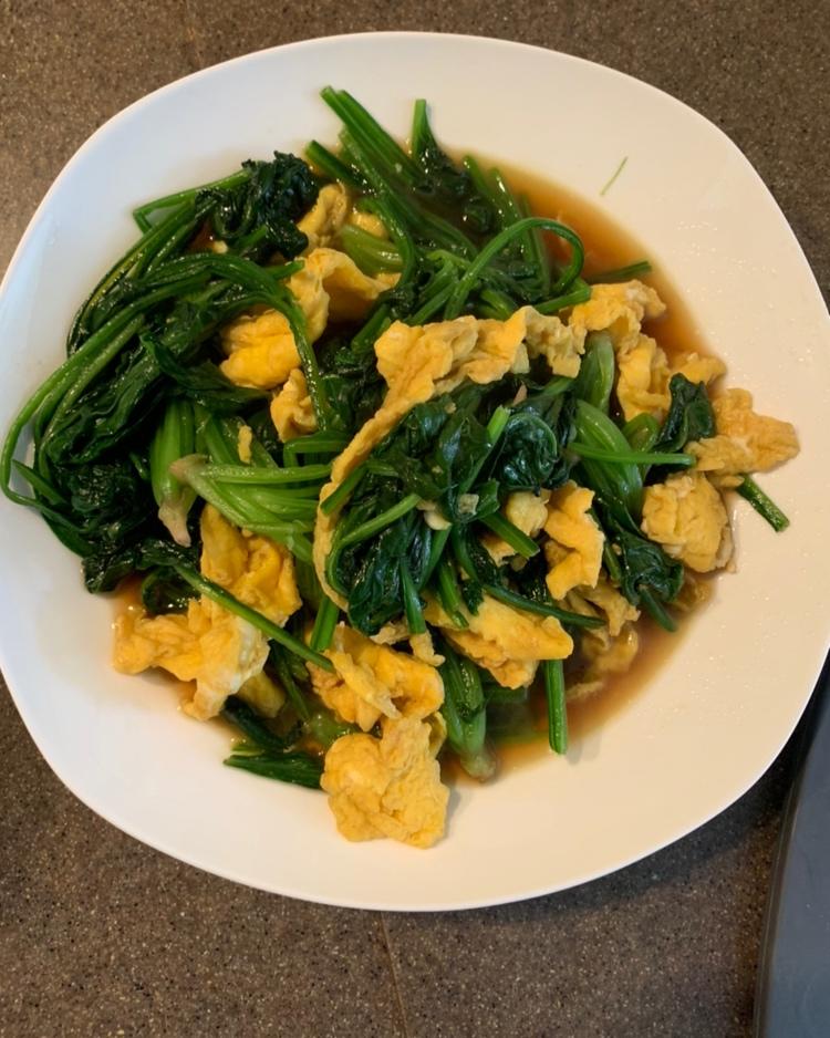 菠菜炒鸡蛋