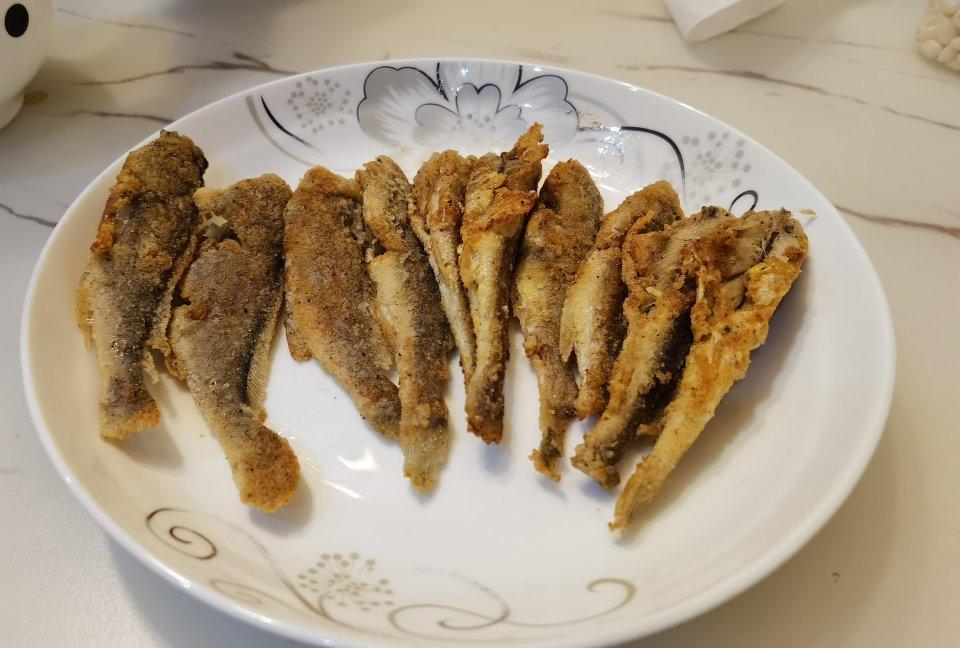 香煎小黄鱼