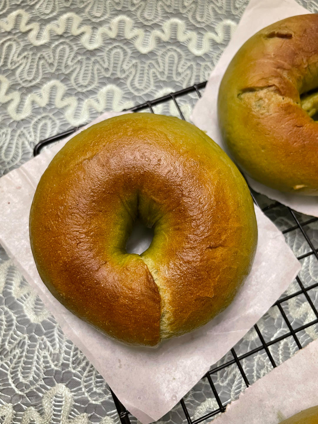 双重抹茶奶酥贝果