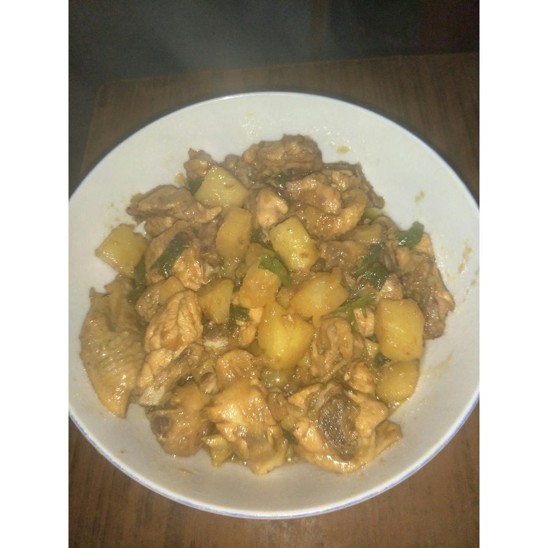 土豆焖鸡（简单可口版）