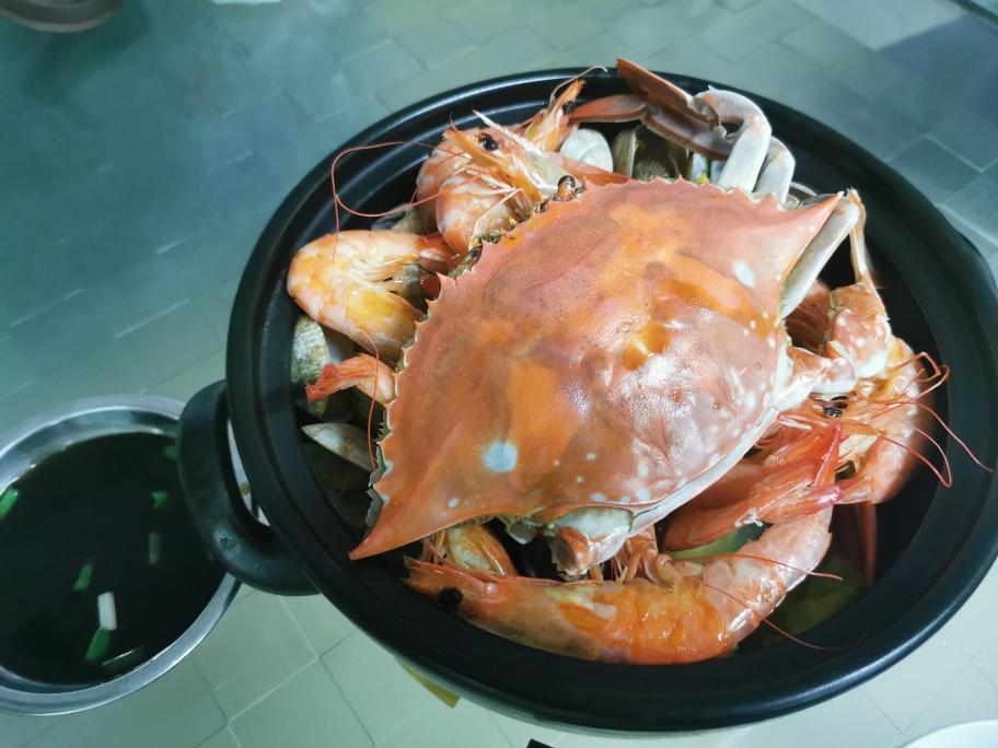 砂锅清蒸海鲜煲