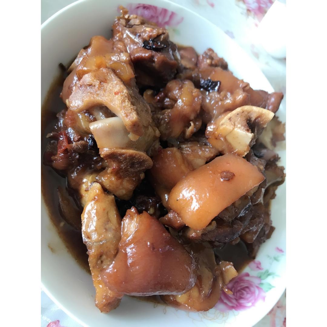 美味的家常菜：红烧猪蹄