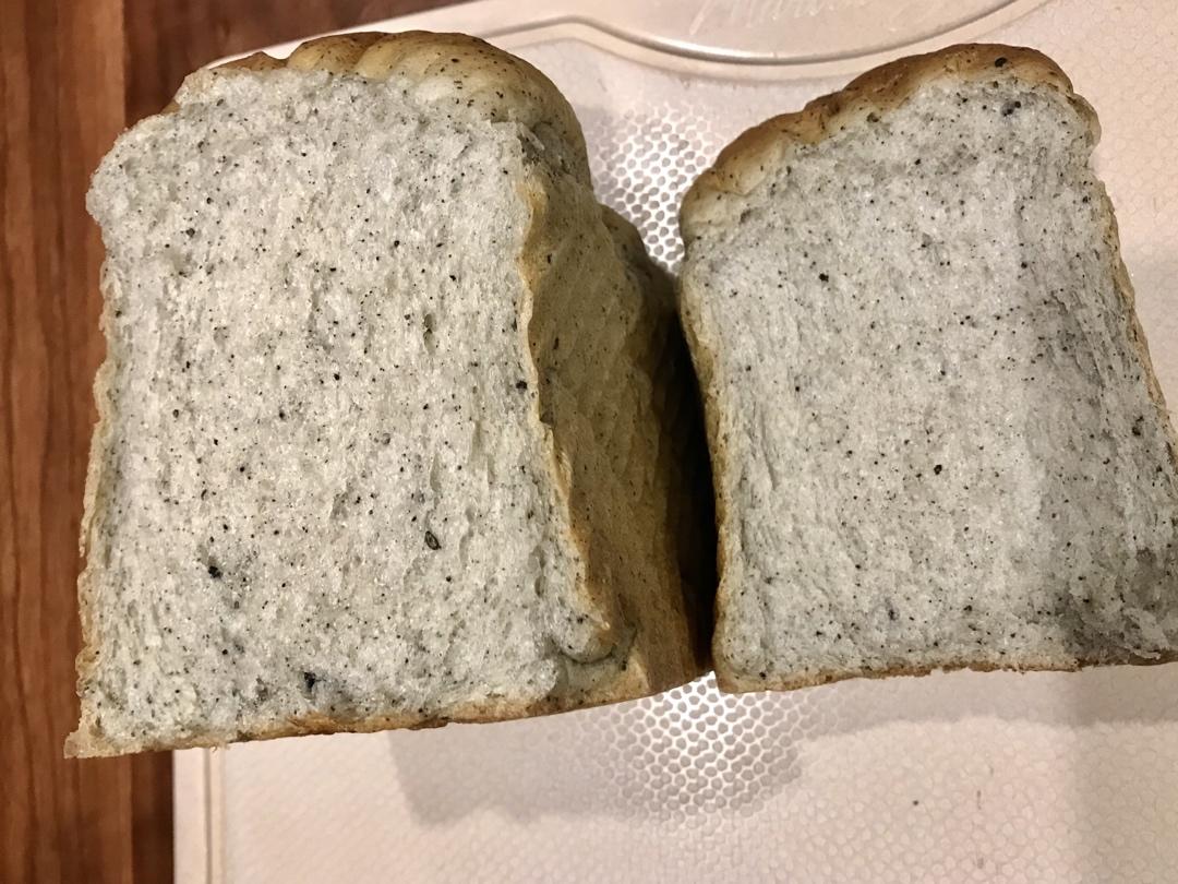 黑芝麻奶酪吐司