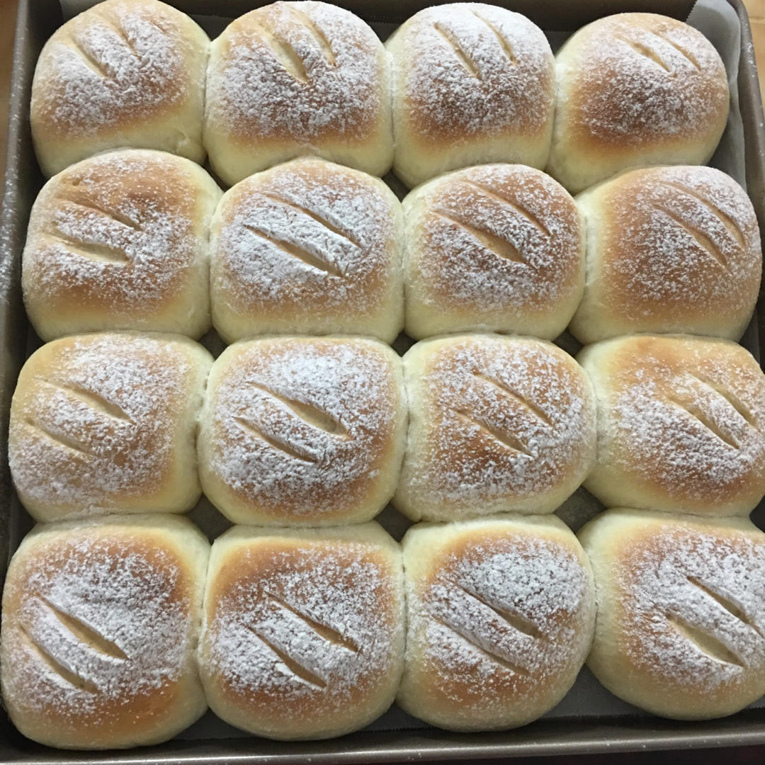 一次发酵，松软拉丝的牛奶小餐包