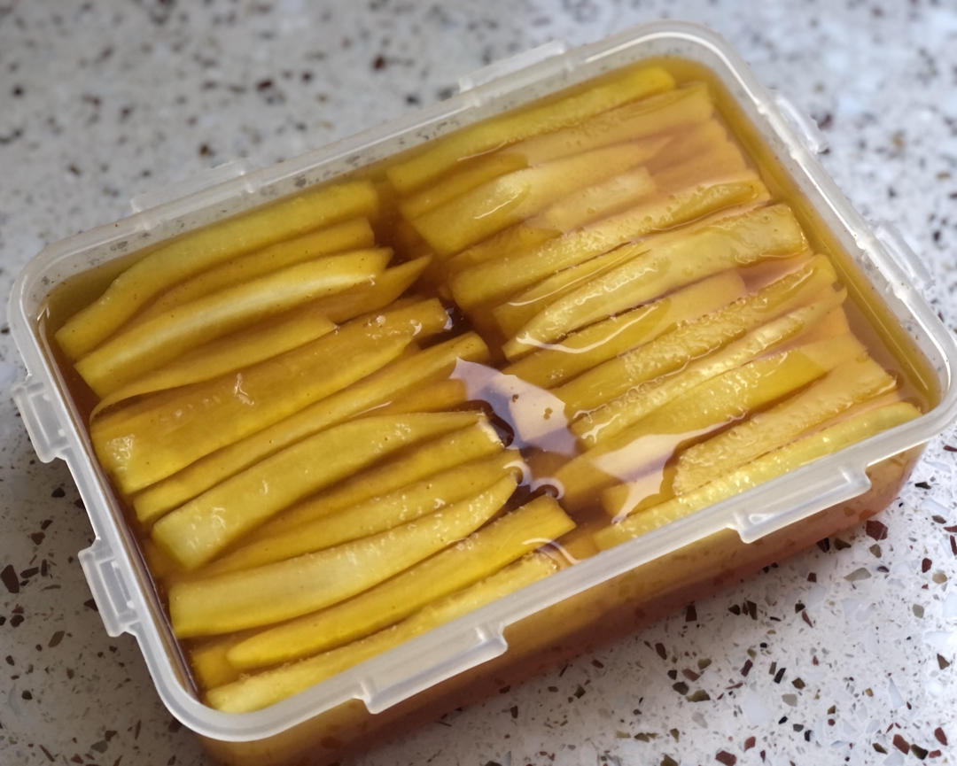 韩式腌黄萝卜