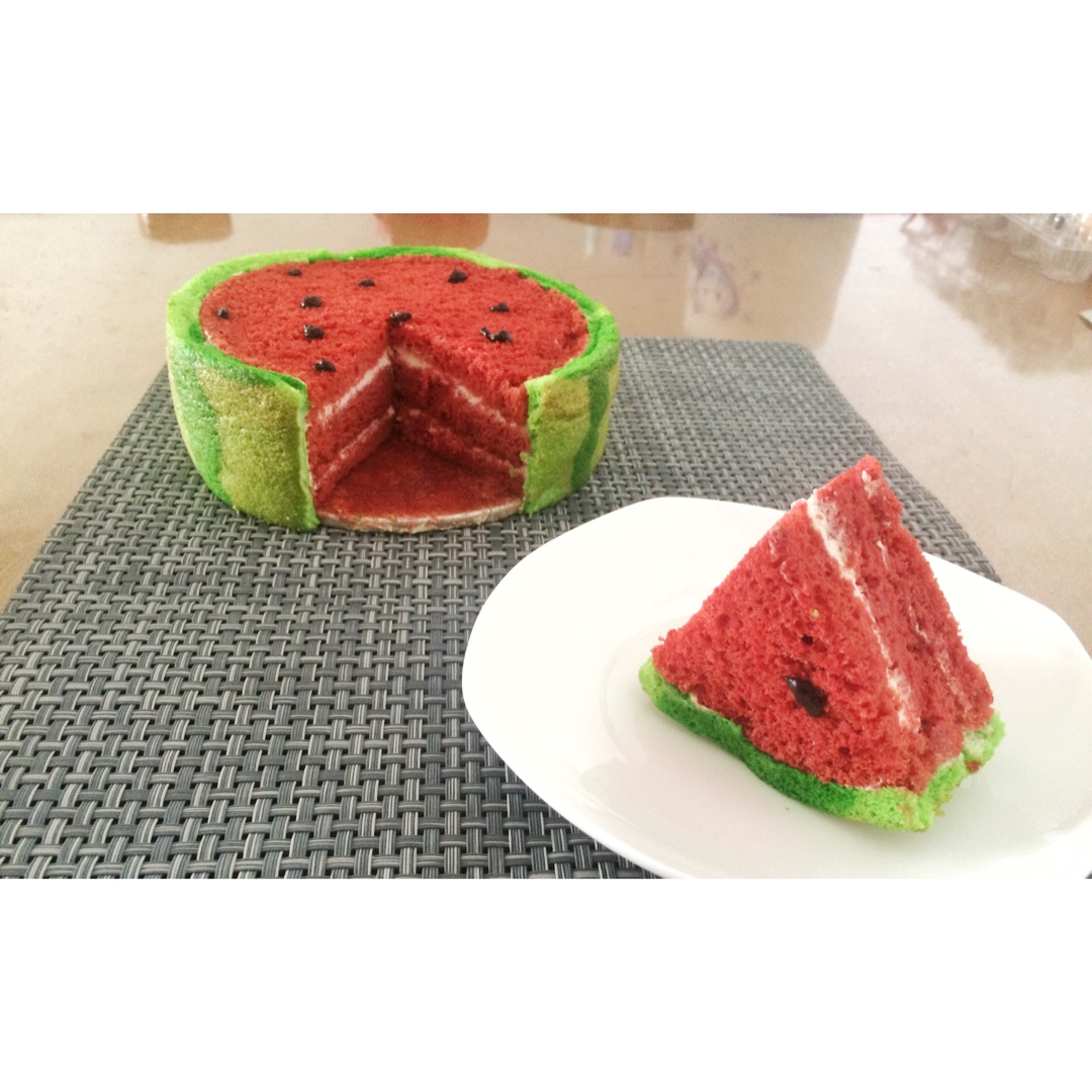 西瓜造型奶油蛋糕