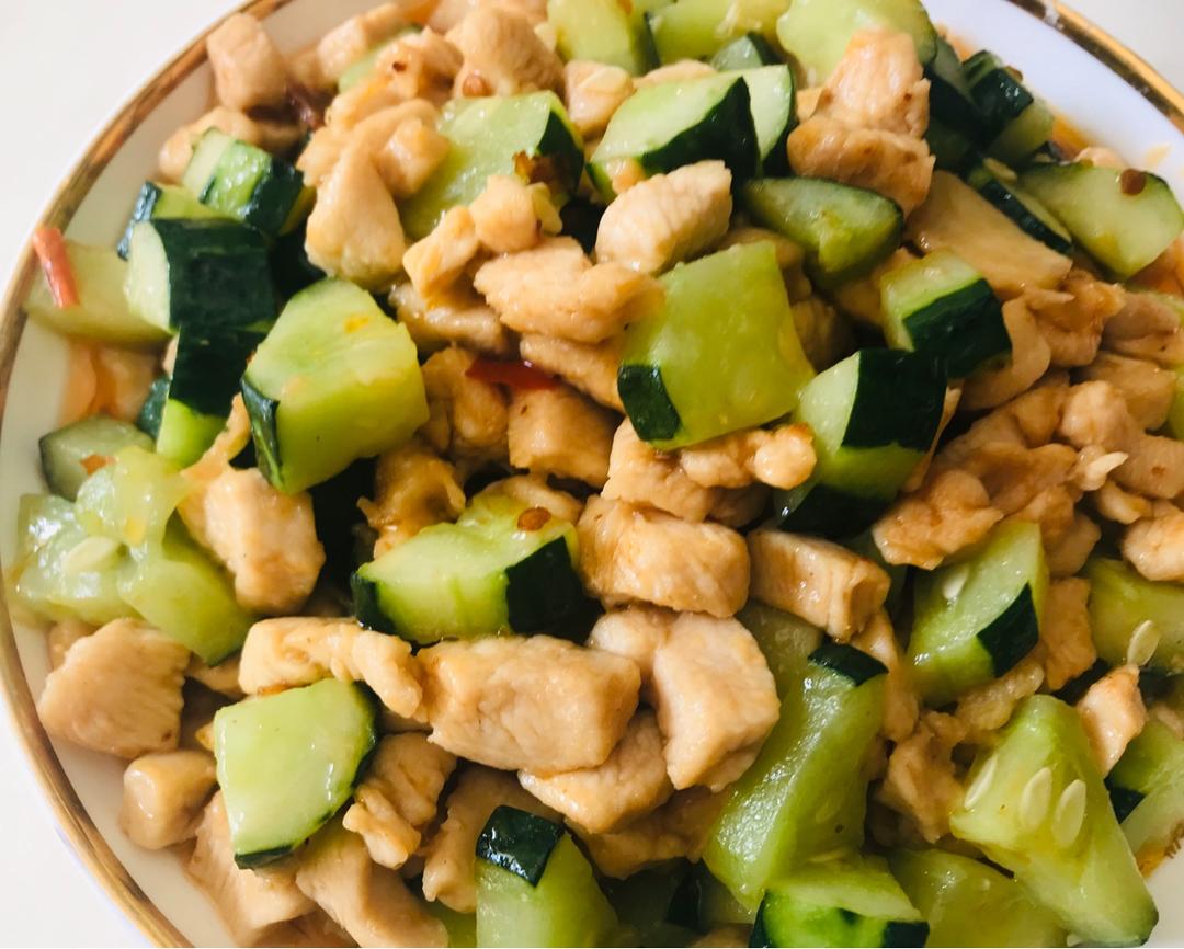 好吃不胖‼️低脂低热量 超简单青瓜炒鸡胸肉