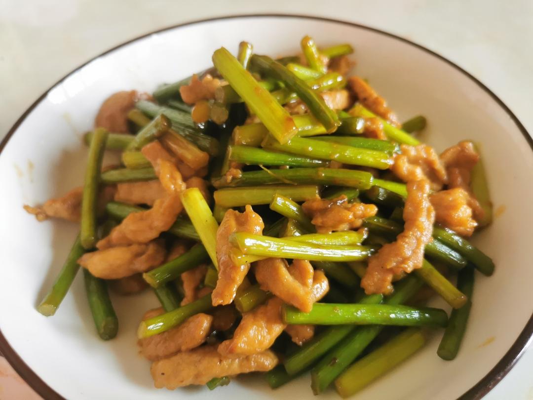 快手家常菜 蒜苔（蒜苗）炒肉