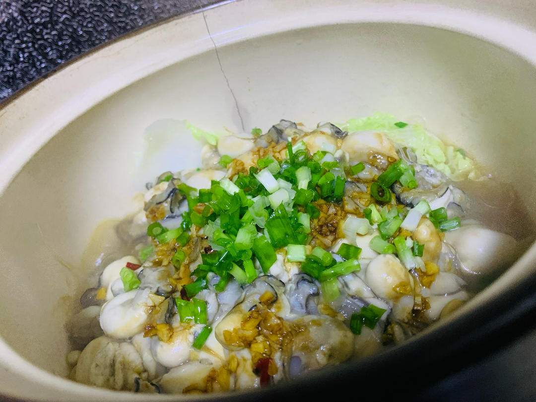 隔壁邻居闻到都馋哭了的生蚝粉丝煲